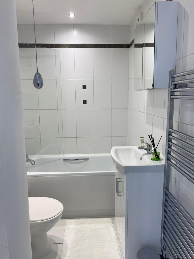 Central Leeds Townhouse With Private Roof Garden Sleeps 4 Exterior foto