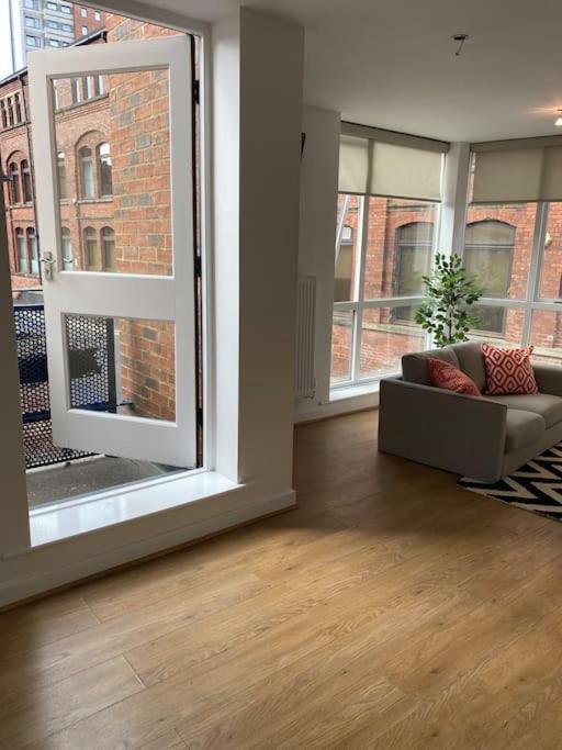 Central Leeds Townhouse With Private Roof Garden Sleeps 4 Exterior foto