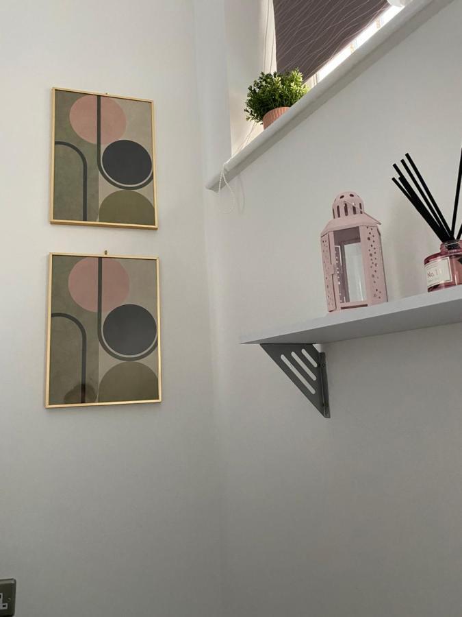 Central Leeds Townhouse With Private Roof Garden Sleeps 4 Exterior foto