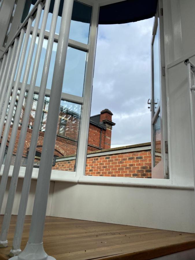 Central Leeds Townhouse With Private Roof Garden Sleeps 4 Exterior foto
